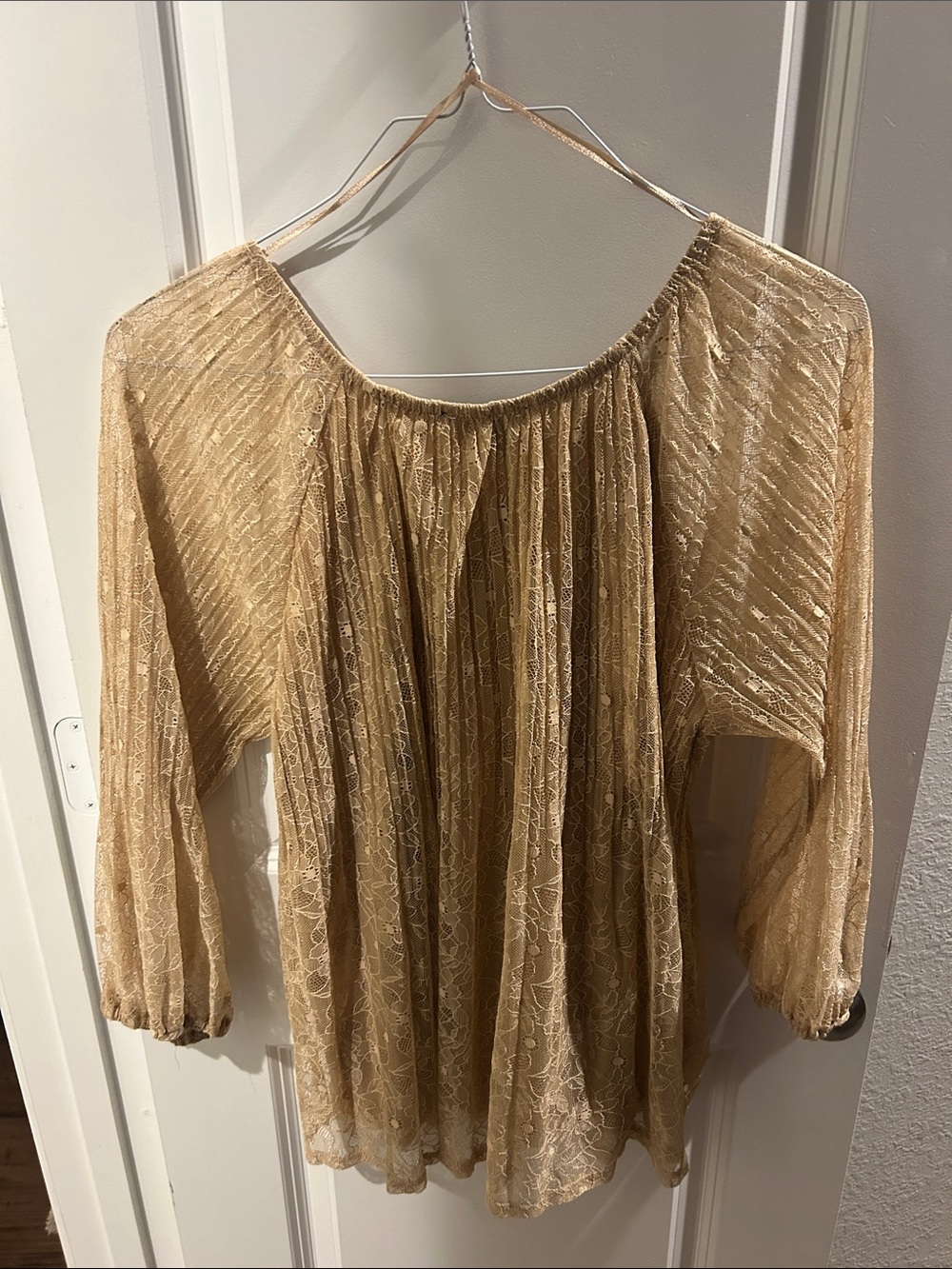 Cable & Gauge Gold/Cream Sheer Lace Peasant Tunic - Picture 4 of 5